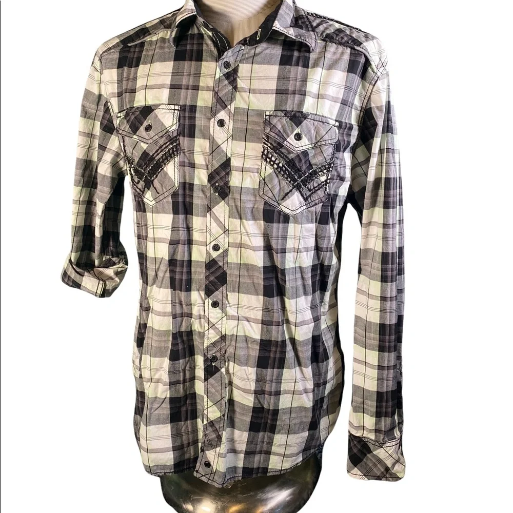 Buckle Black shirt. Mens large. Excellent condition.